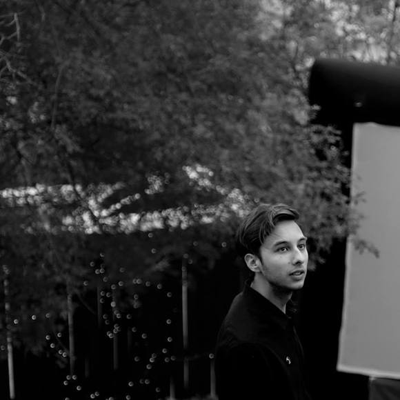 Meet your Posher, Enrique - Picture 1 of 1